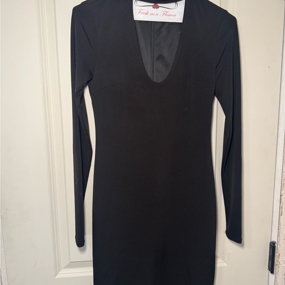 Express Elegant Black Keyhole Long Sleeve Dress - Picture 1 of 4